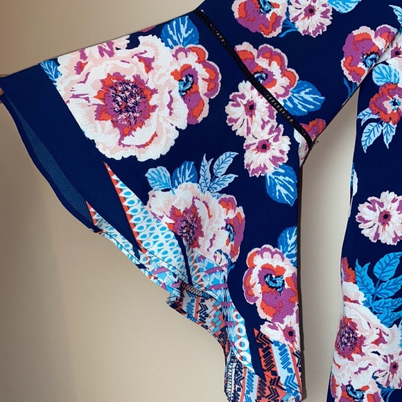 Floral Top - Picture 3 of 7